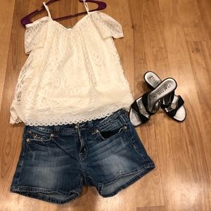 Miss Me jean shorts size 29